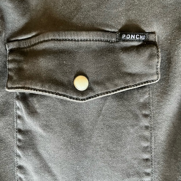 Poncho outdoors Western Gray/charcoal Button-Up Shirt - men’s size Medium Slim. - Picture 3 of 6